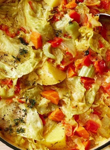 Healthy bowl of cabbage soup for rapid weight loss on the Cabbage Soup Diet.