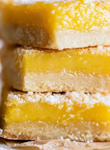Delicious super easy lemon bars with a sweet and tangy lemon filling.